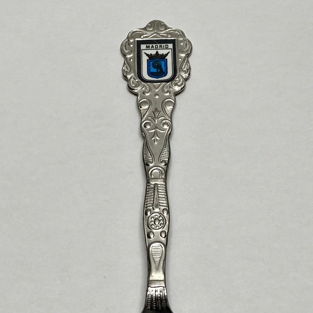 Vintage Madrid Spain Travel Souvenir Enamel Silvertone Spoon EUC‎